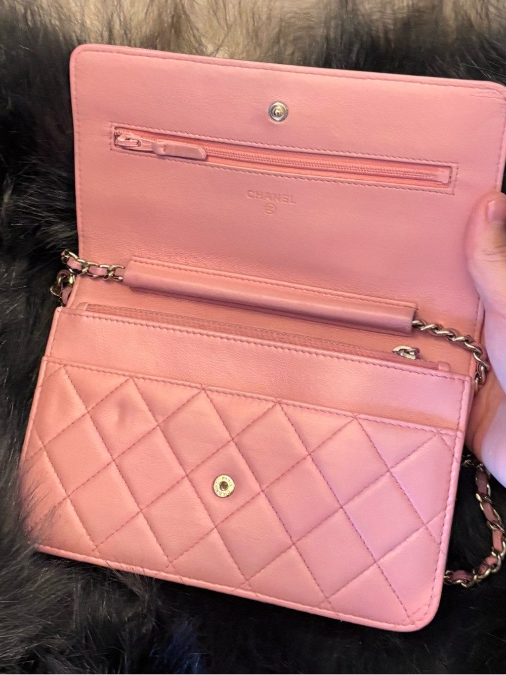 CHANEL Pink Quilted Leather Chain Crossbody Wallet - Picture 4 of 5